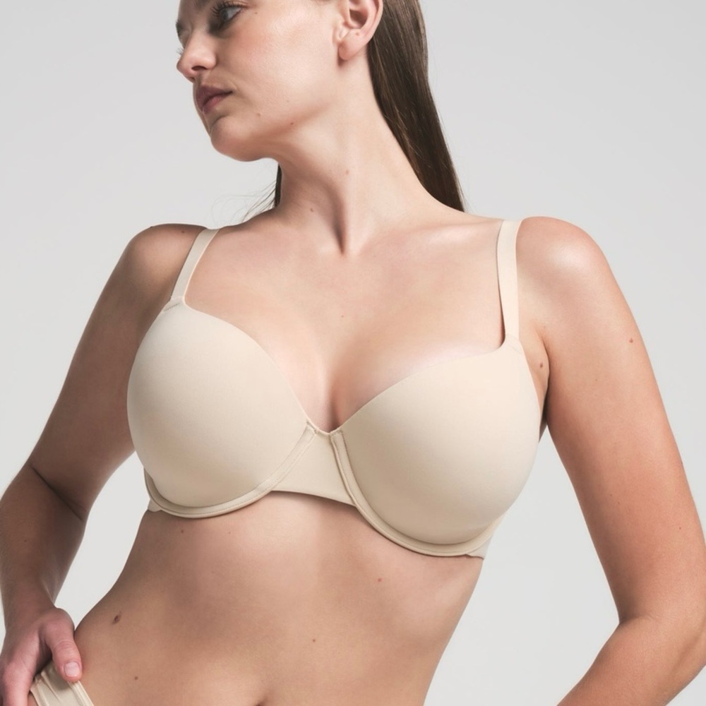 NWT SKIMS Fits Everybody t shirt bra in Sand 32H